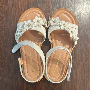Girls White Floral Kids Sandals